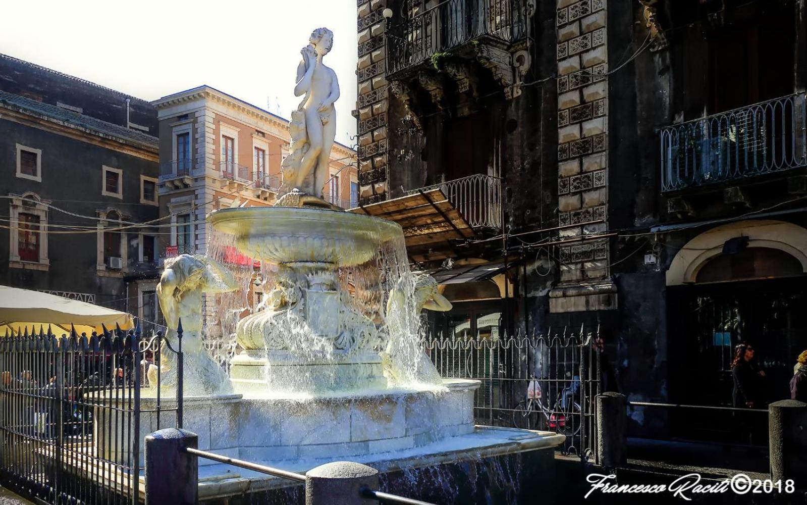 Clemente House Catania Centro Meravigliosa Camera Matrimoniale Buitenkant foto